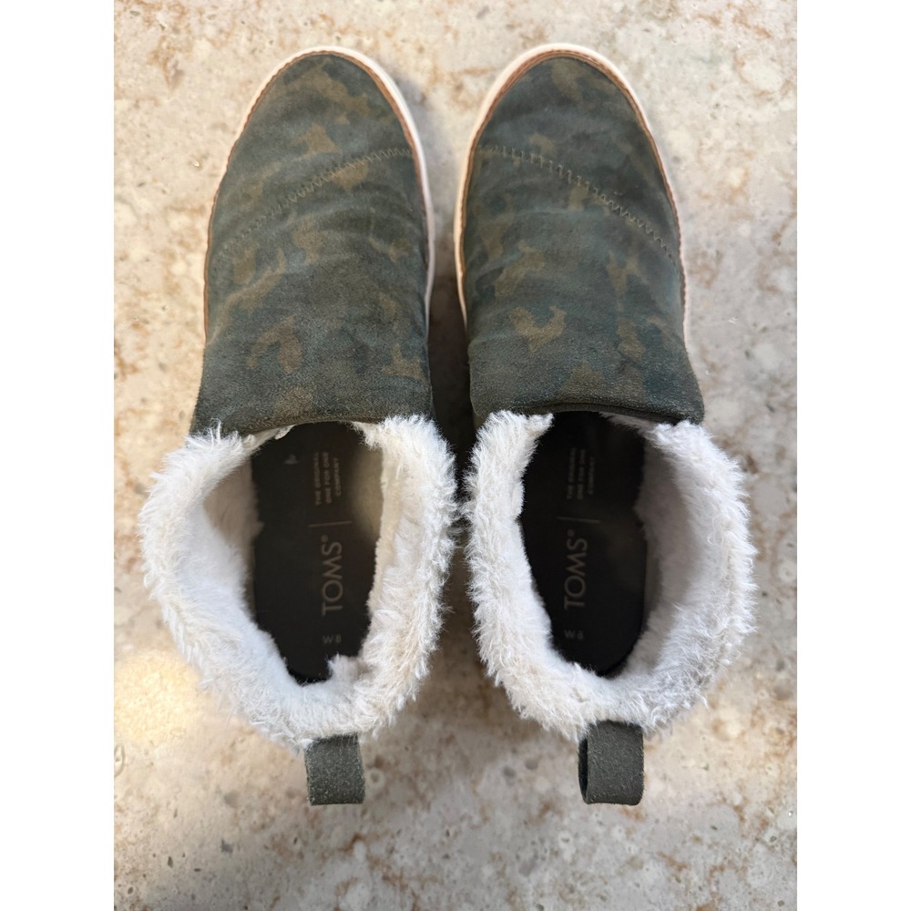 TOMS Womens Camo Suede Faux Fur Lined Slip On Sneaker Boots Green Size 8